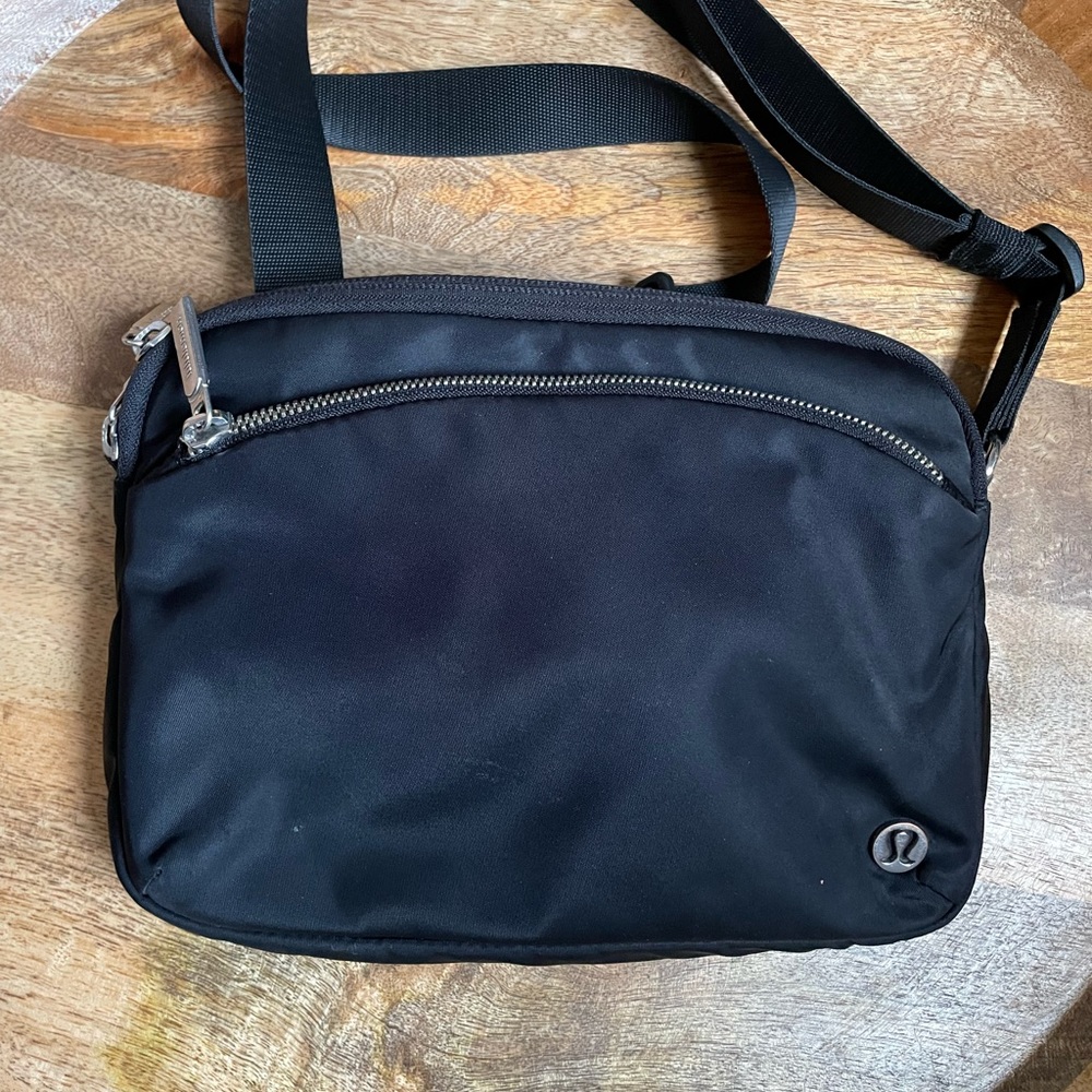 Lululemon 1L belt bag